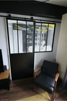 vitrail contemporain abstrait couleur transparent clair verriere industrielle cloison creation jura bourgogne franche comte dijon atelier 630