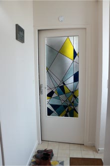 vitrail contemporain abstrait geometrique porte separation creation jura bourgogne franche comte pupillin atelier 630