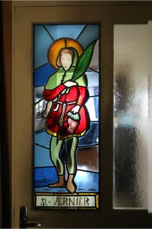 vitrail contemporain religieux saint vernier vigne porte creation jura bourgogne franche comte atelier 630