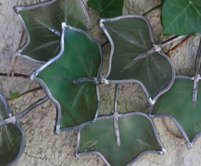 vitrail contemporain art sculpture lierre jardin verre nature charles forzinetti